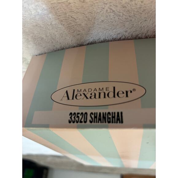 Madame Alexander doll “Shanghai” #33520–8"Doll–2002 International Collection - Picture 11 of 12